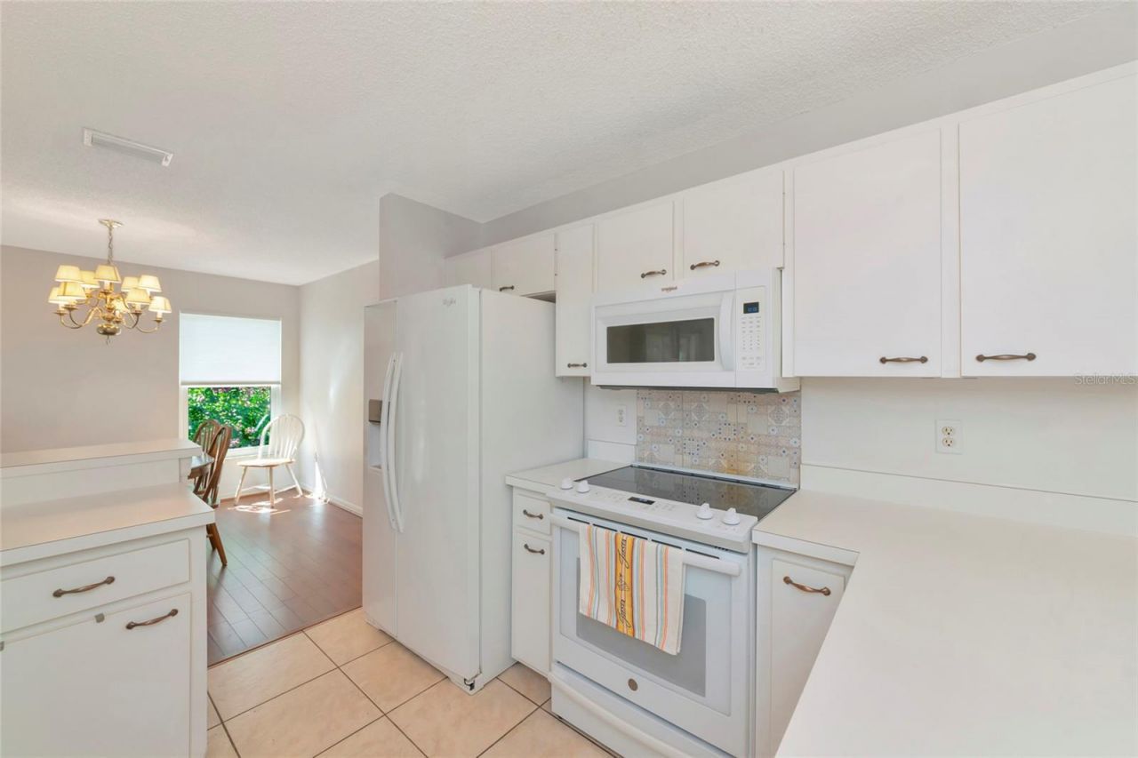 2405 Icecapade Drive, Sarasota, FL 34240 Photo