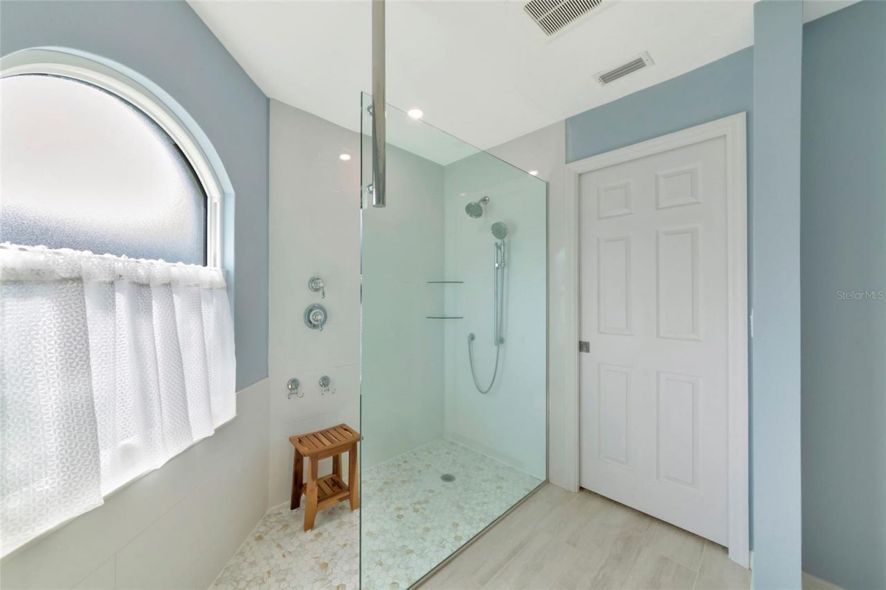 2405 Icecapade Drive, Sarasota, FL 34240 Photo