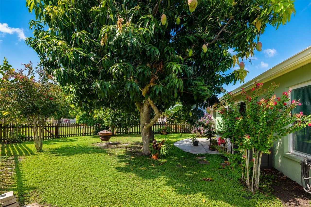 2405 Icecapade Drive, Sarasota, FL 34240 Photo