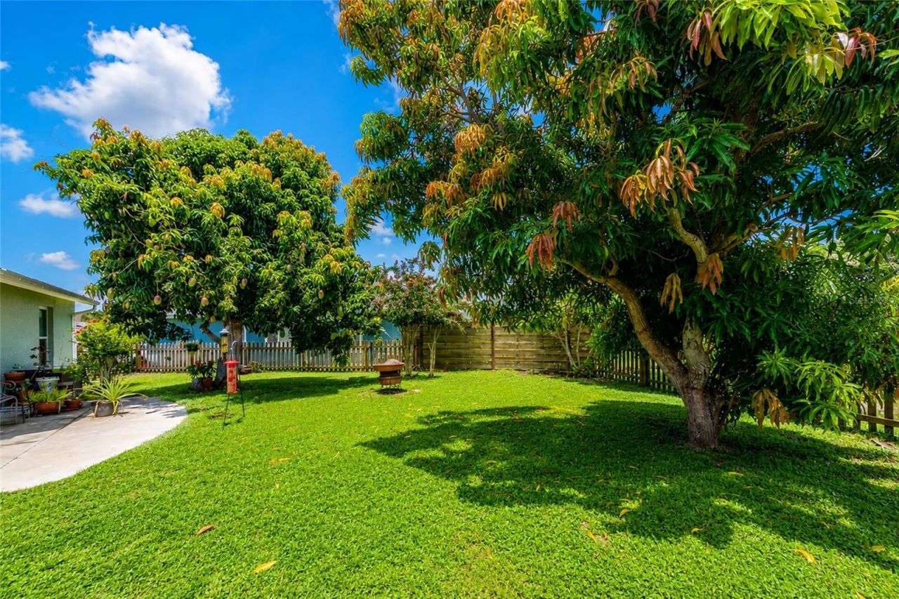 2405 Icecapade Drive, Sarasota, FL 34240 Photo