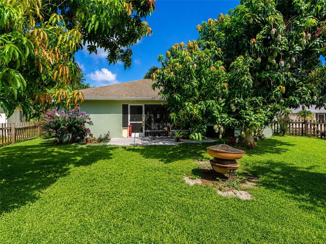 2405 Icecapade Drive, Sarasota, FL 34240 Photo