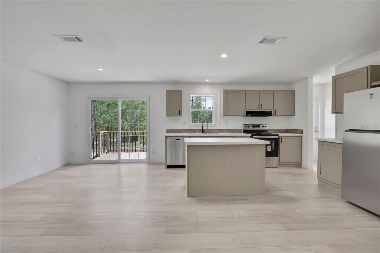 5611 W Rochelle Street , Homosassa, FL 34446 Photo