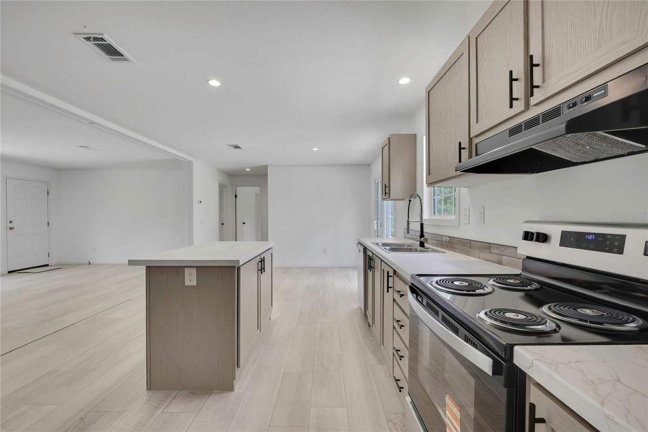 5611 W Rochelle Street , Homosassa, FL 34446 Photo