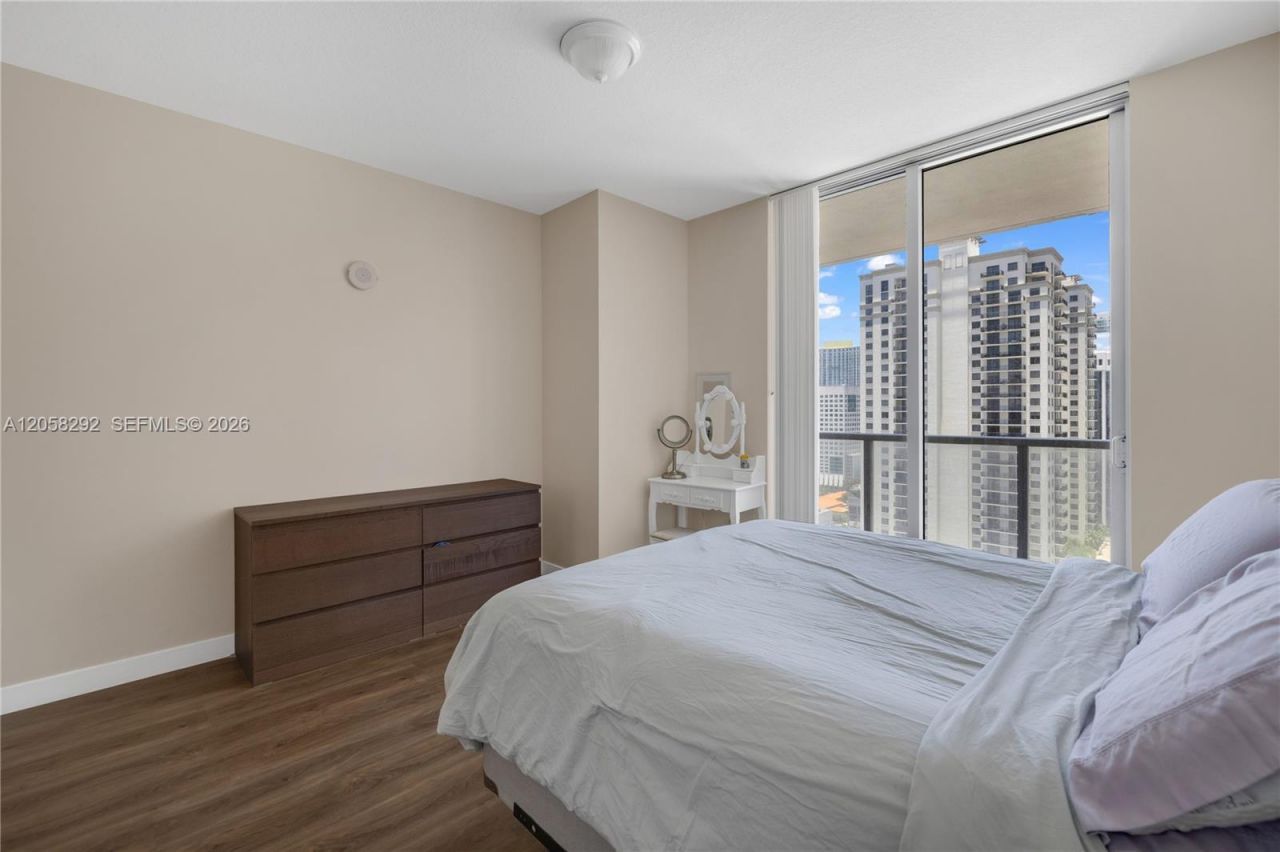 1111 SW 1st Ave , Unit 2723N, Miami, FL 33130 Photo