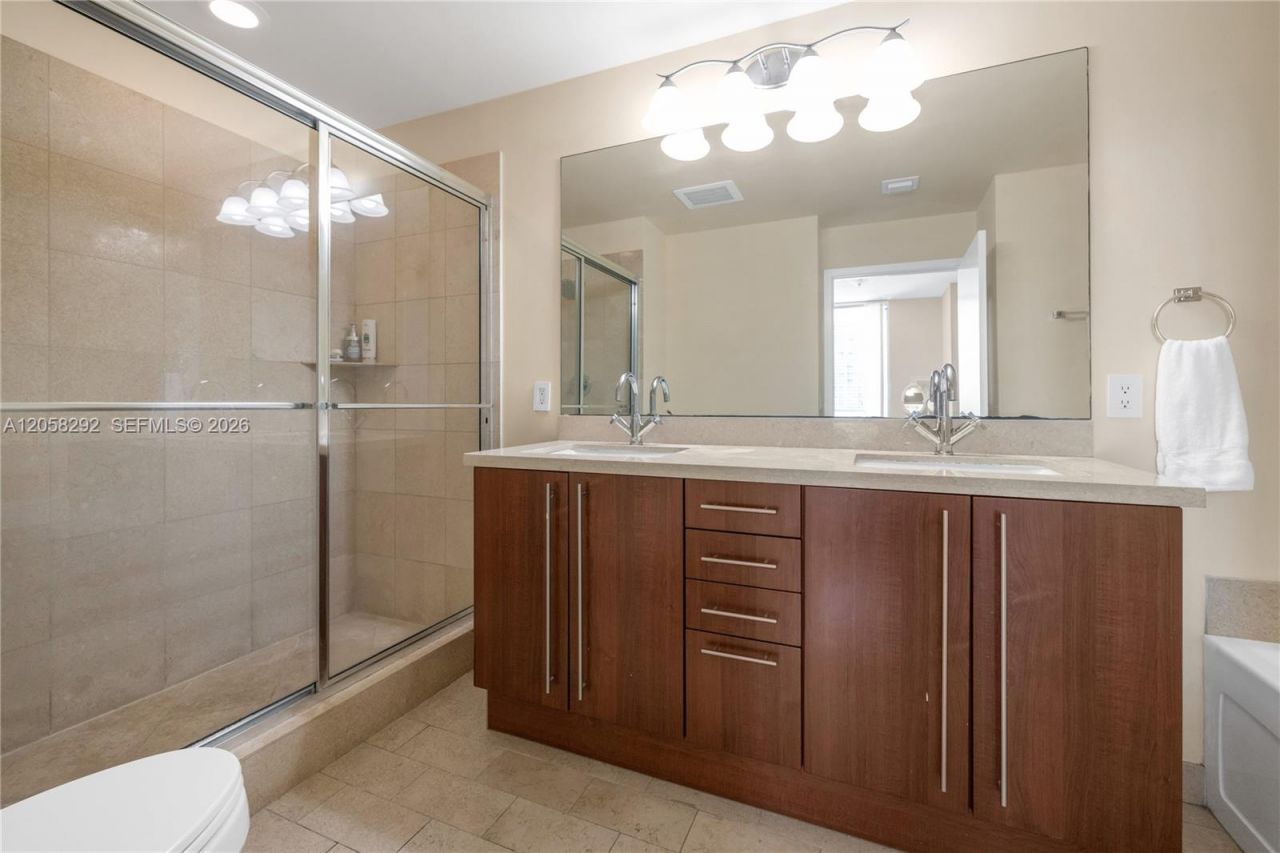 1111 SW 1st Ave , Unit 2723N, Miami, FL 33130 Photo