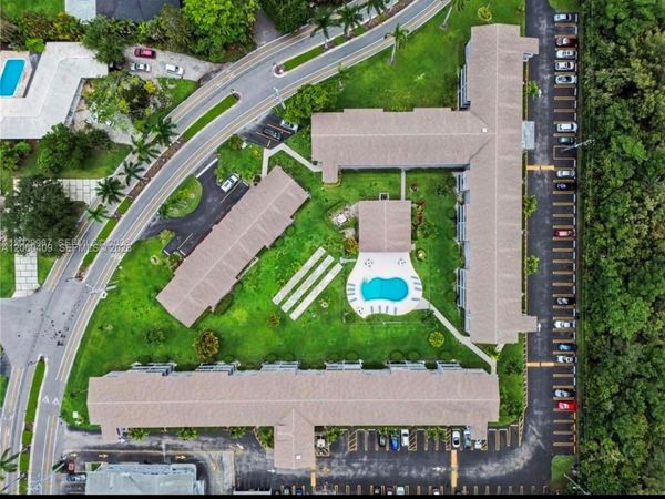700 Layne Blvd , Unit 306, Hallandale Beach, FL 33009