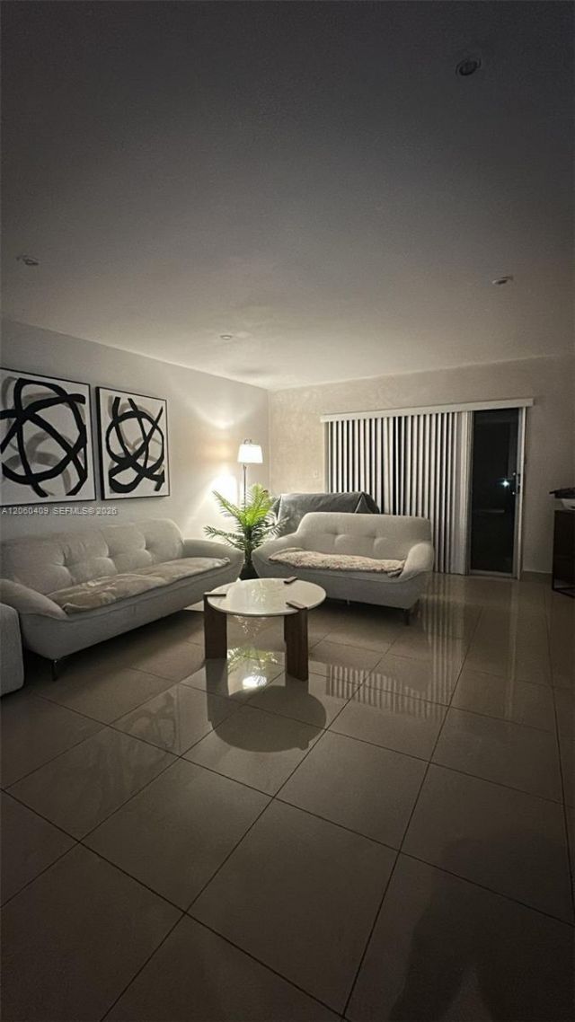 700 Layne Blvd , Unit 306, Hallandale Beach, FL 33009 Photo