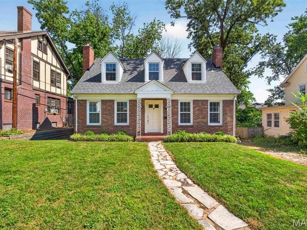 457 Catalina Avenue , Webster Groves, MO 63119