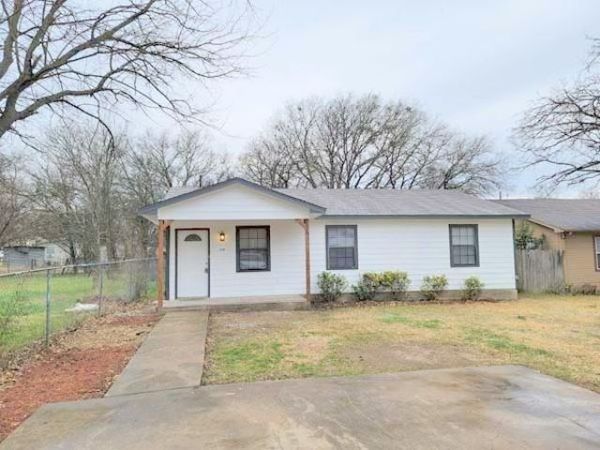 114 Opal Street , Waxahachie, TX 75165