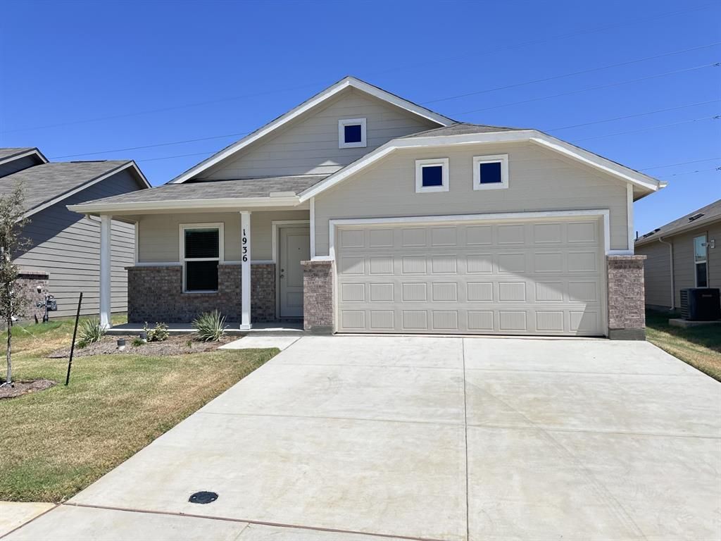 1936 Ventasso Boulevard, Providence Village, TX 76227 Main Photo