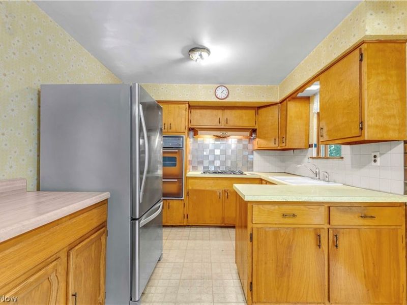 20559 Westwood Park Boulevard , Strongsville, OH 44149 Photo 16