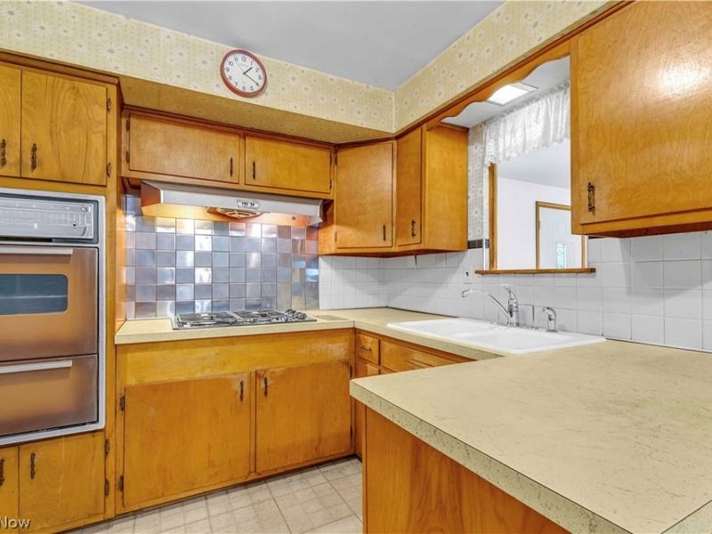 20559 Westwood Park Boulevard , Strongsville, OH 44149 Photo 17