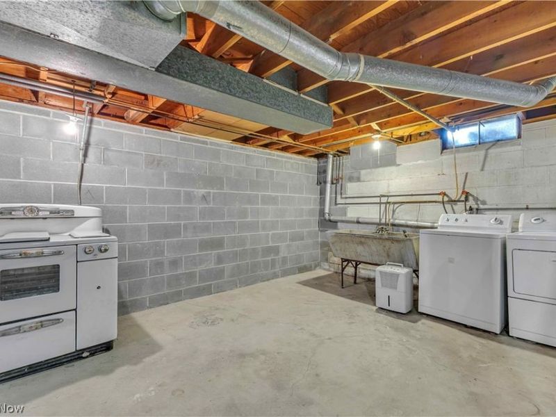 20559 Westwood Park Boulevard , Strongsville, OH 44149 Photo 36