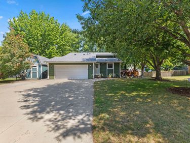 1805 Ruby Circle, Shakopee, MN 55379