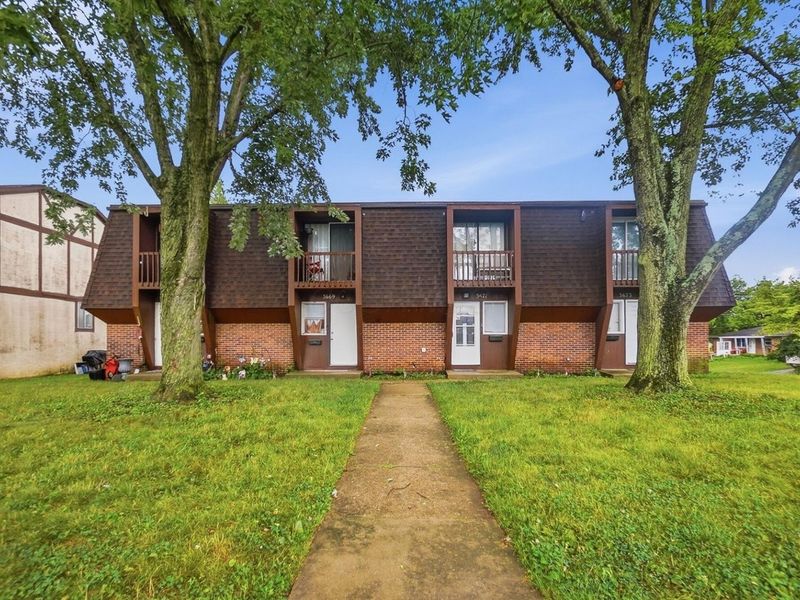 3667 Mccarley Drive S, Columbus, OH 43228 Photo 1