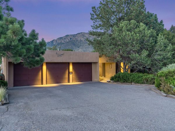 1178 Laurel Place NE, Albuquerque, NM 87122