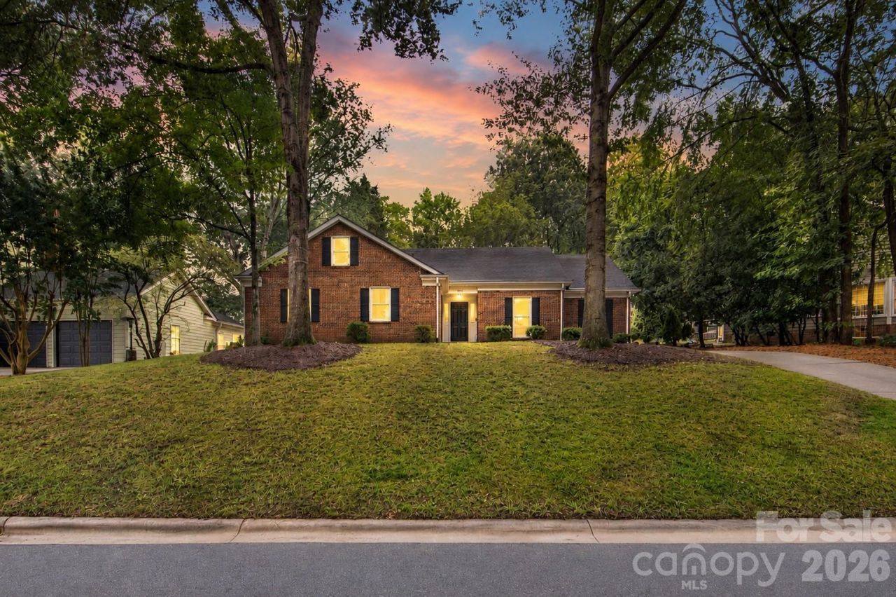 3027 Deep Meadow Lane, Charlotte, NC 28210 Main Photo