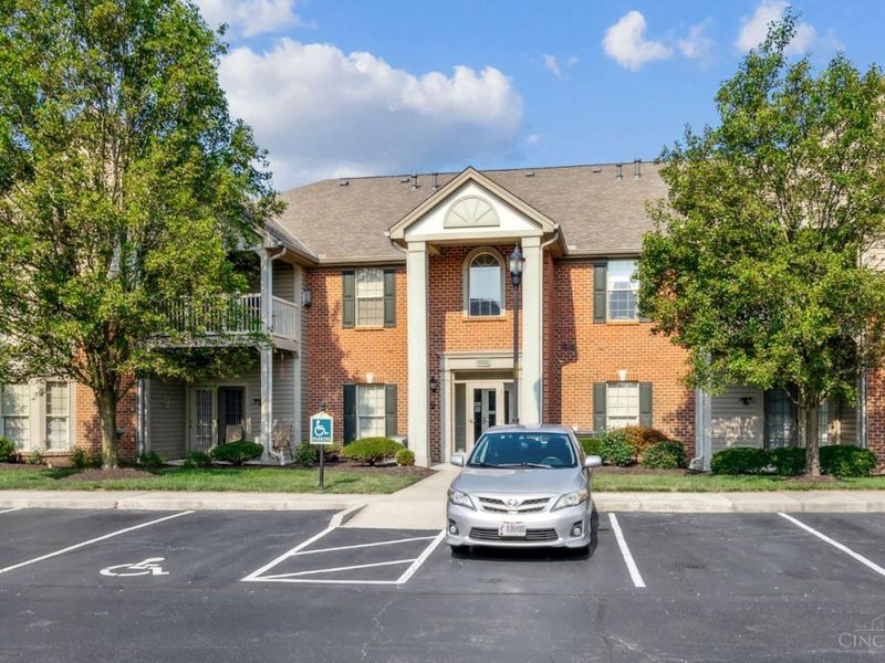 8021 Pinnacle Point Drive, Unit 204, West Chester, OH 45069 Photo 1