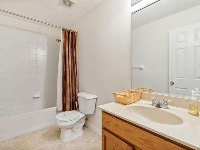 8021 Pinnacle Point Drive, Unit 204, West Chester, OH 45069 Photo 24