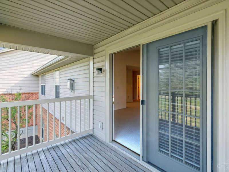 8021 Pinnacle Point Drive, Unit 204, West Chester, OH 45069 Photo 4