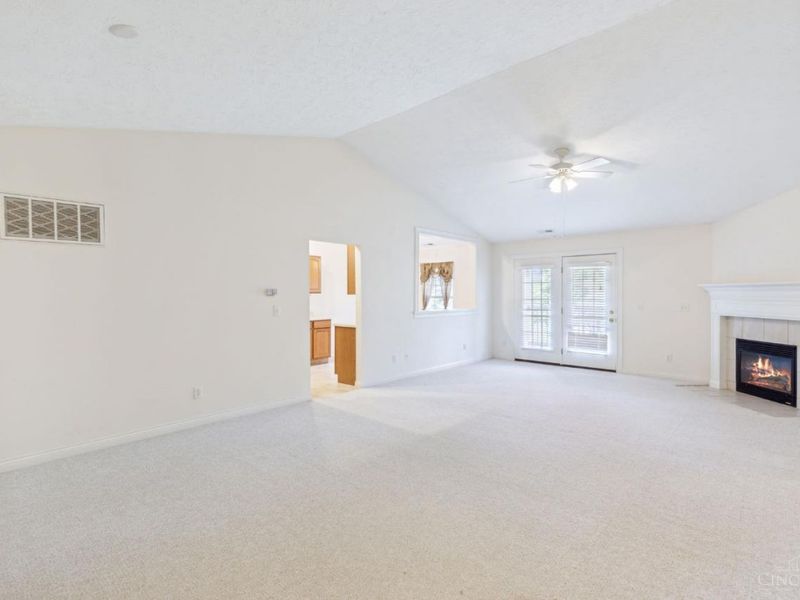 8021 Pinnacle Point Drive, Unit 204, West Chester, OH 45069 Photo 7