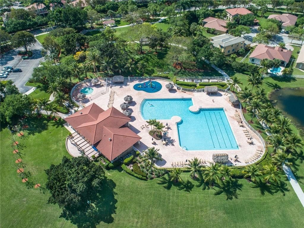 4297 Pine Ridge Court, Weston, FL 33331 Photo