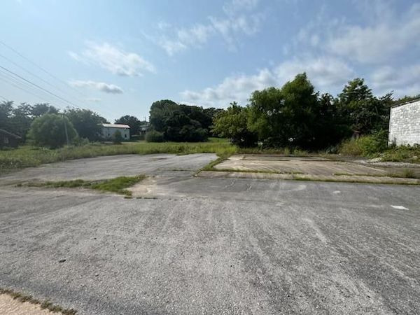 706 Main St, Livingston, TN 38570