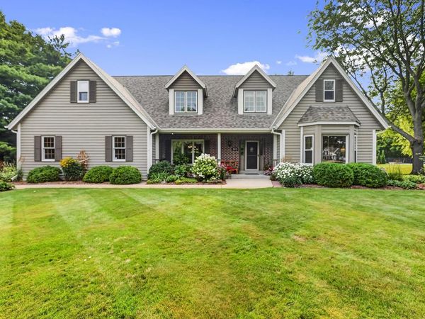 103 Birch ROAD, Delafield, WI 53018