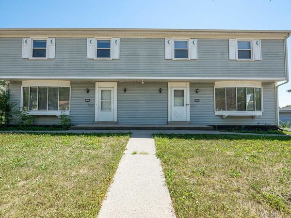 1567 Dover DRIVE, Waukesha, WI 53186