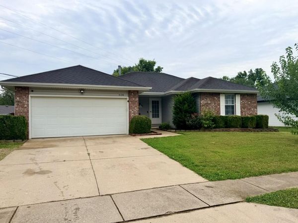 4136 Somerset Drive, Battlefield, MO 65619