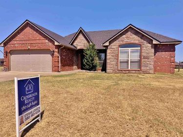 104 NE Blackberry RD, Elgin, OK 73538