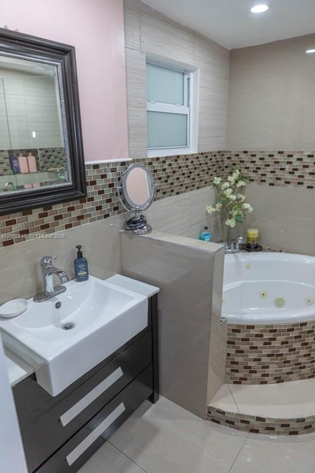 1655 NW 124th St, North Miami, FL 33167 Photo