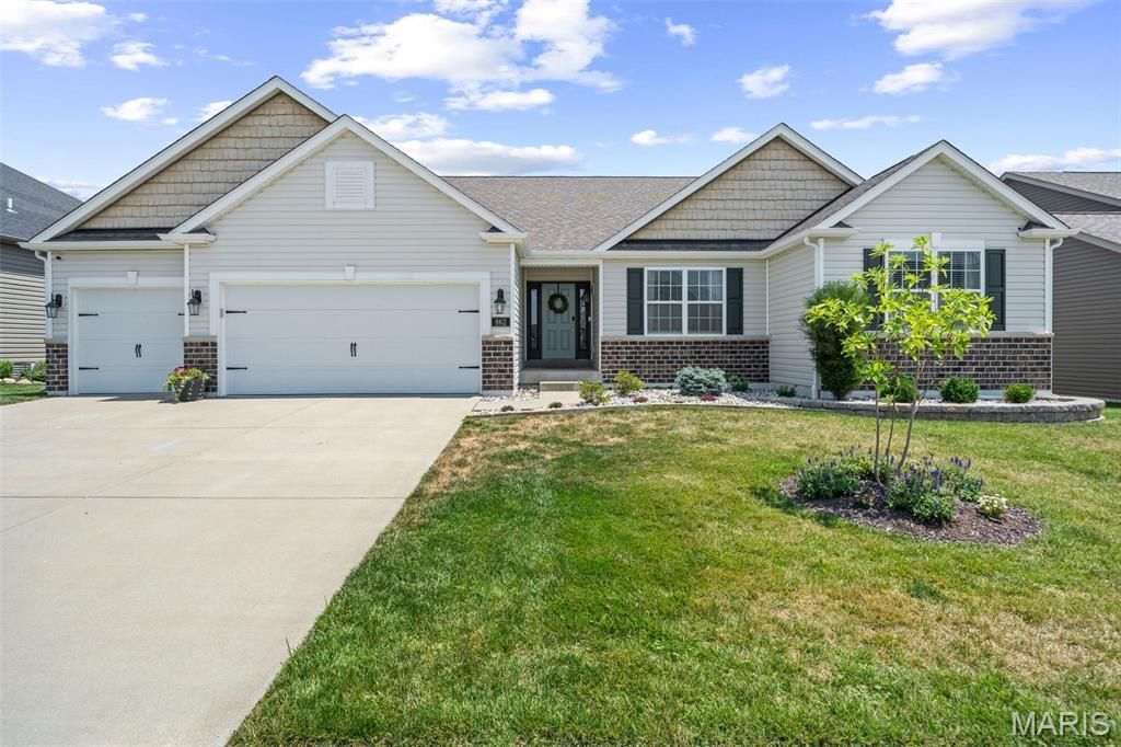 862 Topsfield Drive , Lake Saint Louis, MO 63367 Main Photo