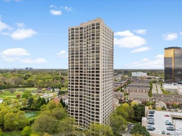5000 Town Center, Unit 3303-3304, Southfield, Mi 48075