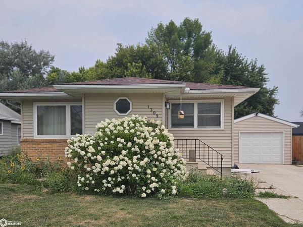 1309 E Elm Street, Algona, IA 50511