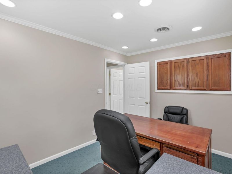 301 S Hamilton Road , Columbus, OH 43213 Photo 17