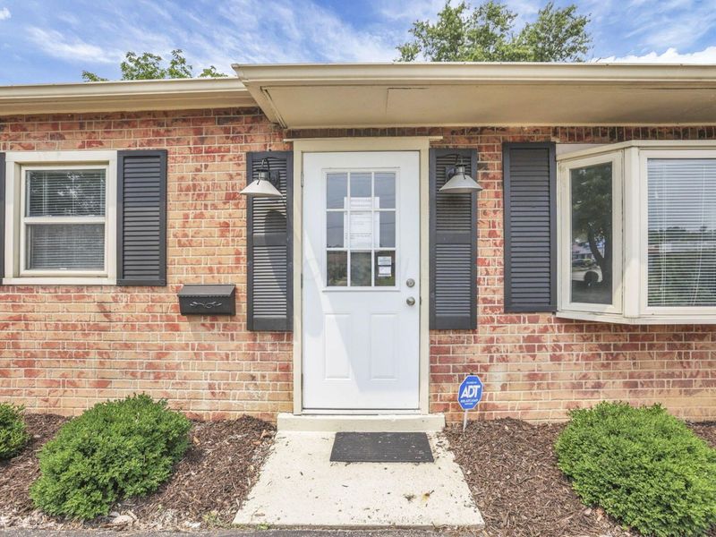 301 S Hamilton Road , Columbus, OH 43213 Photo 3