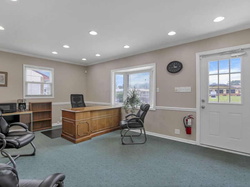 301 S Hamilton Road , Columbus, OH 43213 Photo 6