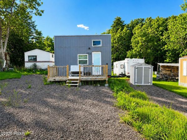 105 Rabbit Lane , Hawley, PA 18428
