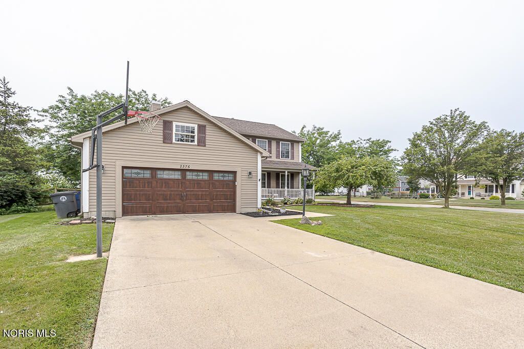 2376 Mckinley Drive , Perrysburg, OH 43551 Main Photo