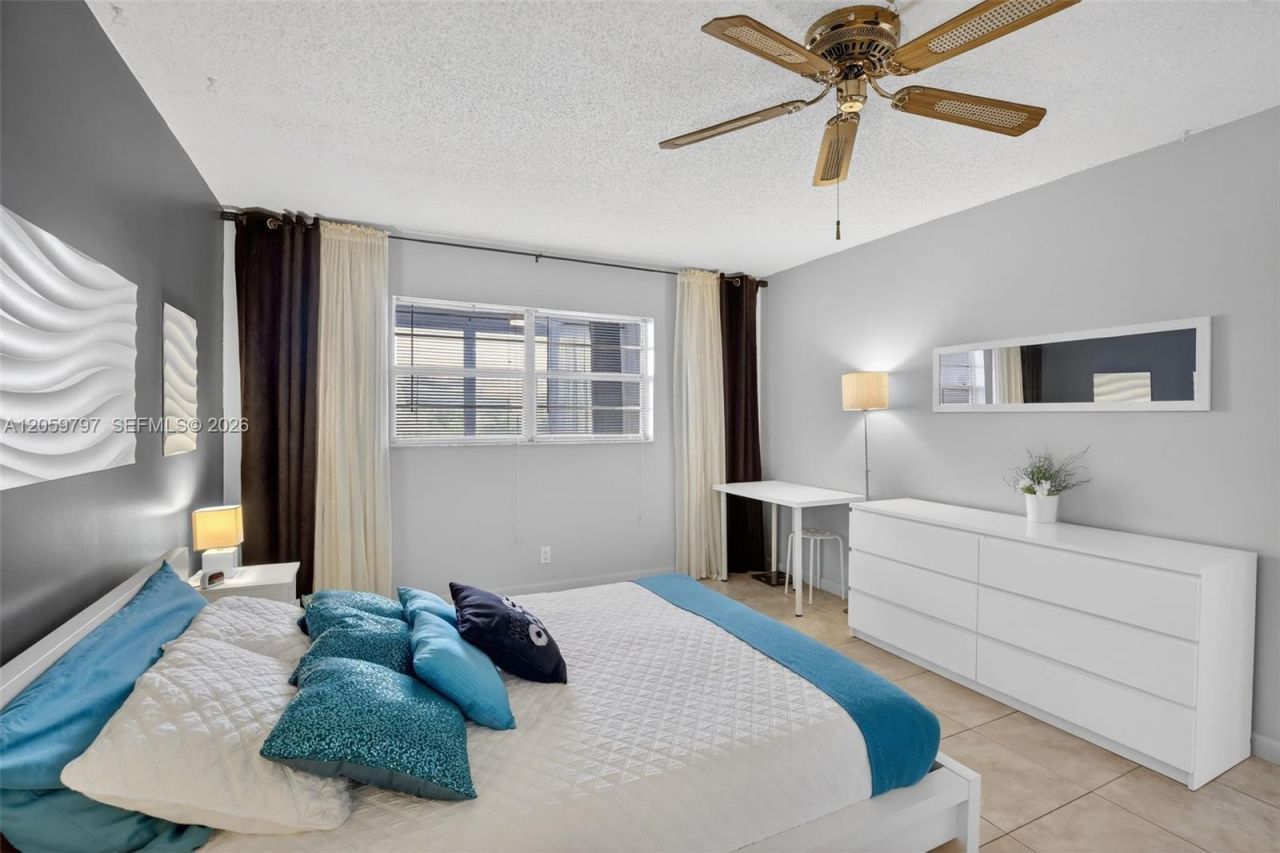 7897 Golf Circle Dr , Unit 307, Margate, FL 33063 Photo