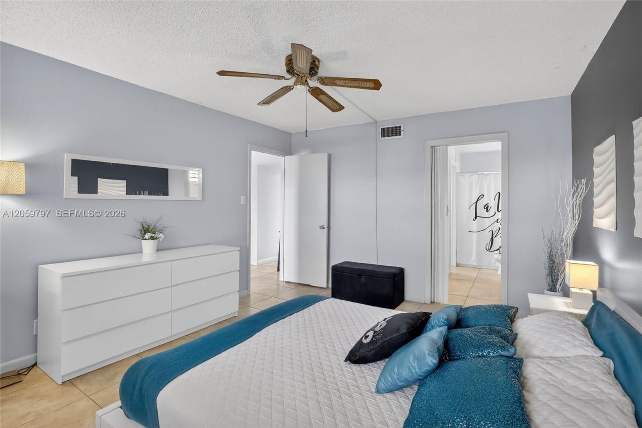 7897 Golf Circle Dr , Unit 307, Margate, FL 33063 Photo