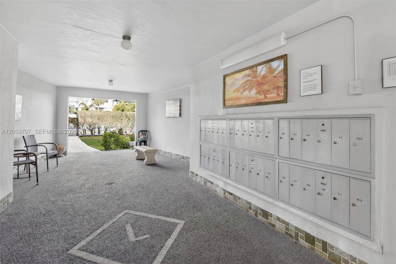 7897 Golf Circle Dr , Unit 307, Margate, FL 33063 Photo