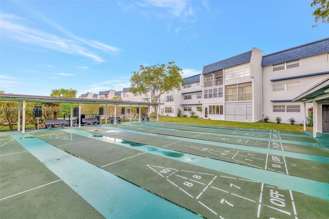 7897 Golf Circle Dr , Unit 307, Margate, FL 33063 Photo