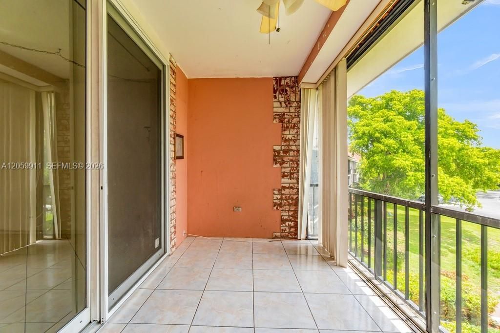 3650 Inverrary Dr , Unit 3A, Lauderhill, FL 33319 Photo