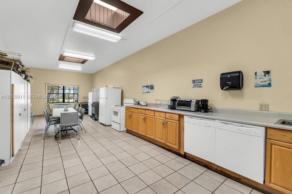 3650 Inverrary Dr , Unit 3A, Lauderhill, FL 33319 Photo