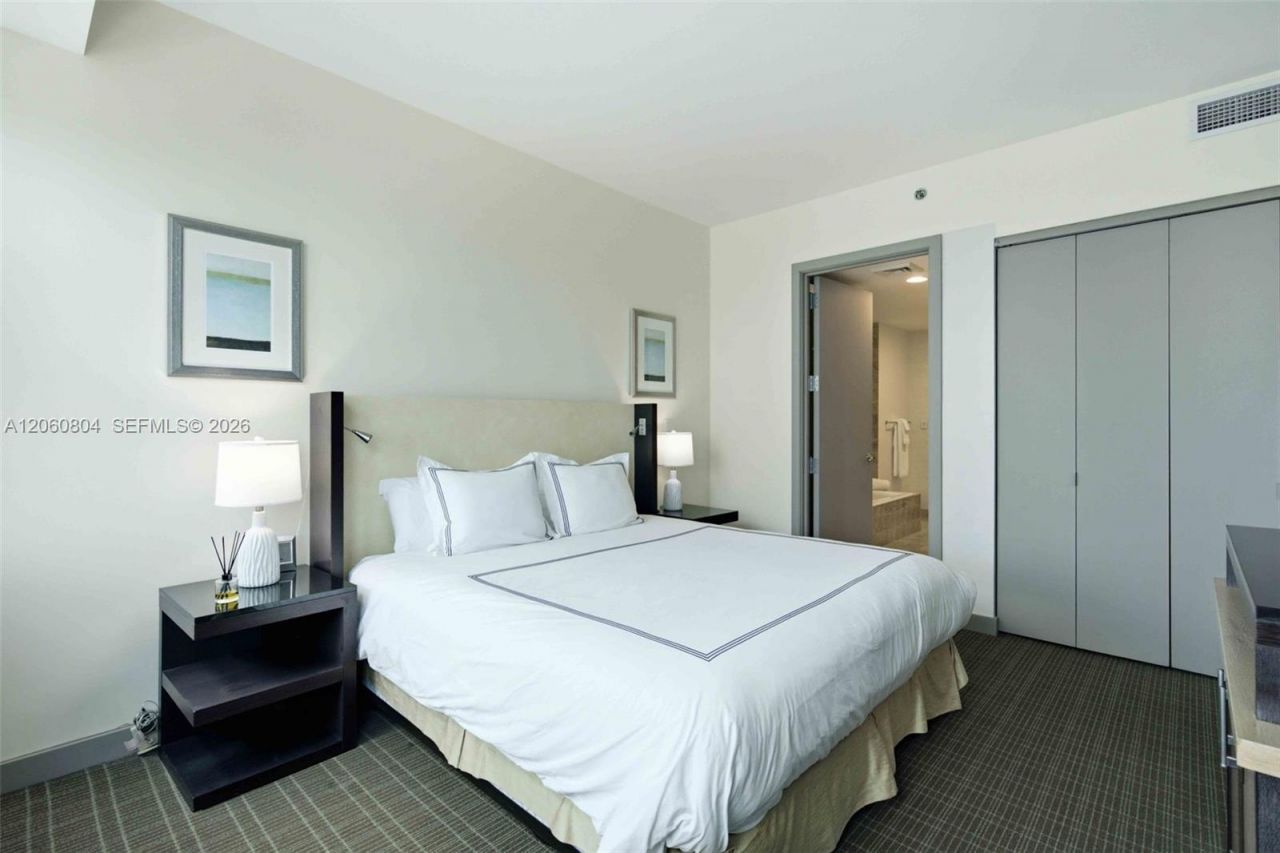 1395 Brickell Ave , Unit 2902, Miami, FL 33131 Photo
