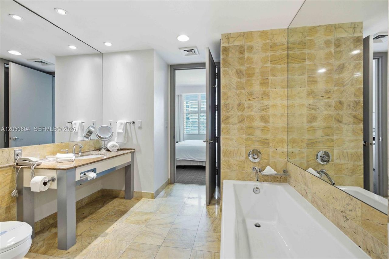 1395 Brickell Ave , Unit 2902, Miami, FL 33131 Photo
