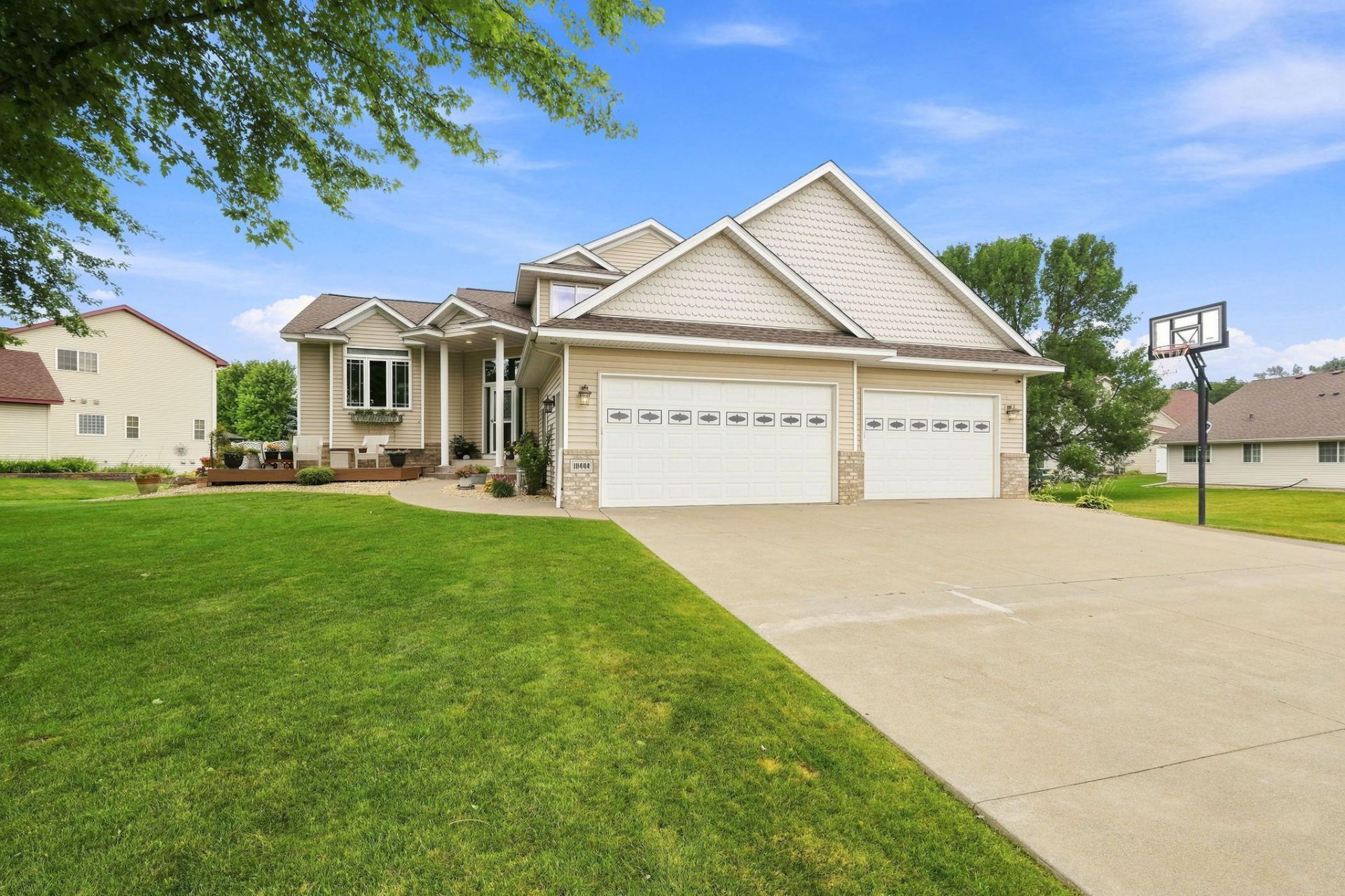 10444 Karston Circle , Albertville, MN 55301