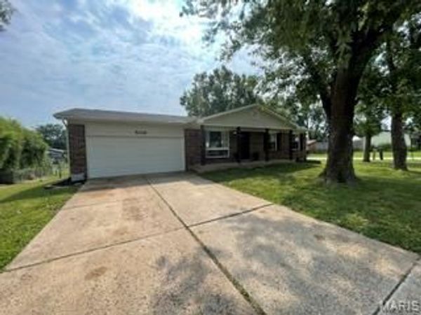 508 S Hawthorne Drive, Pacific, MO 63069